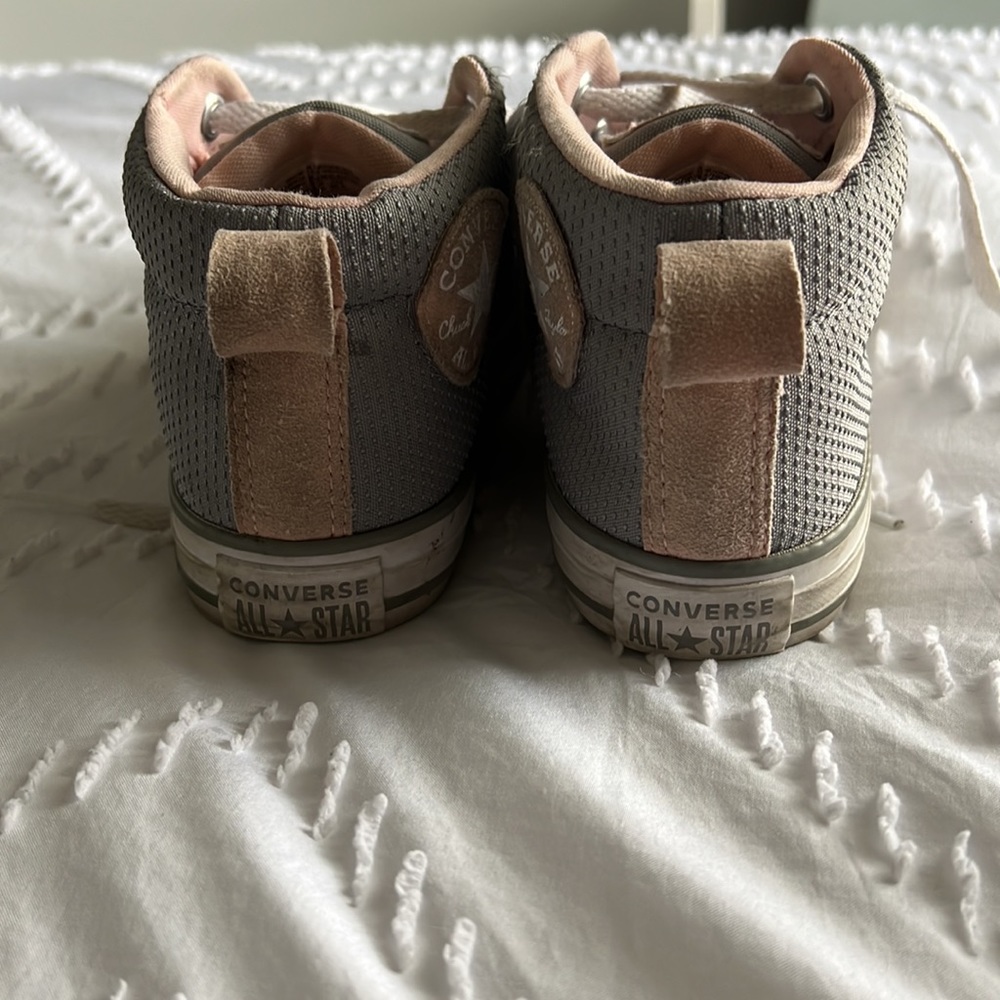 pretty clean, as well as new, just grew out of them nothing wrong with them! ❤️ - Picture 3 of 4